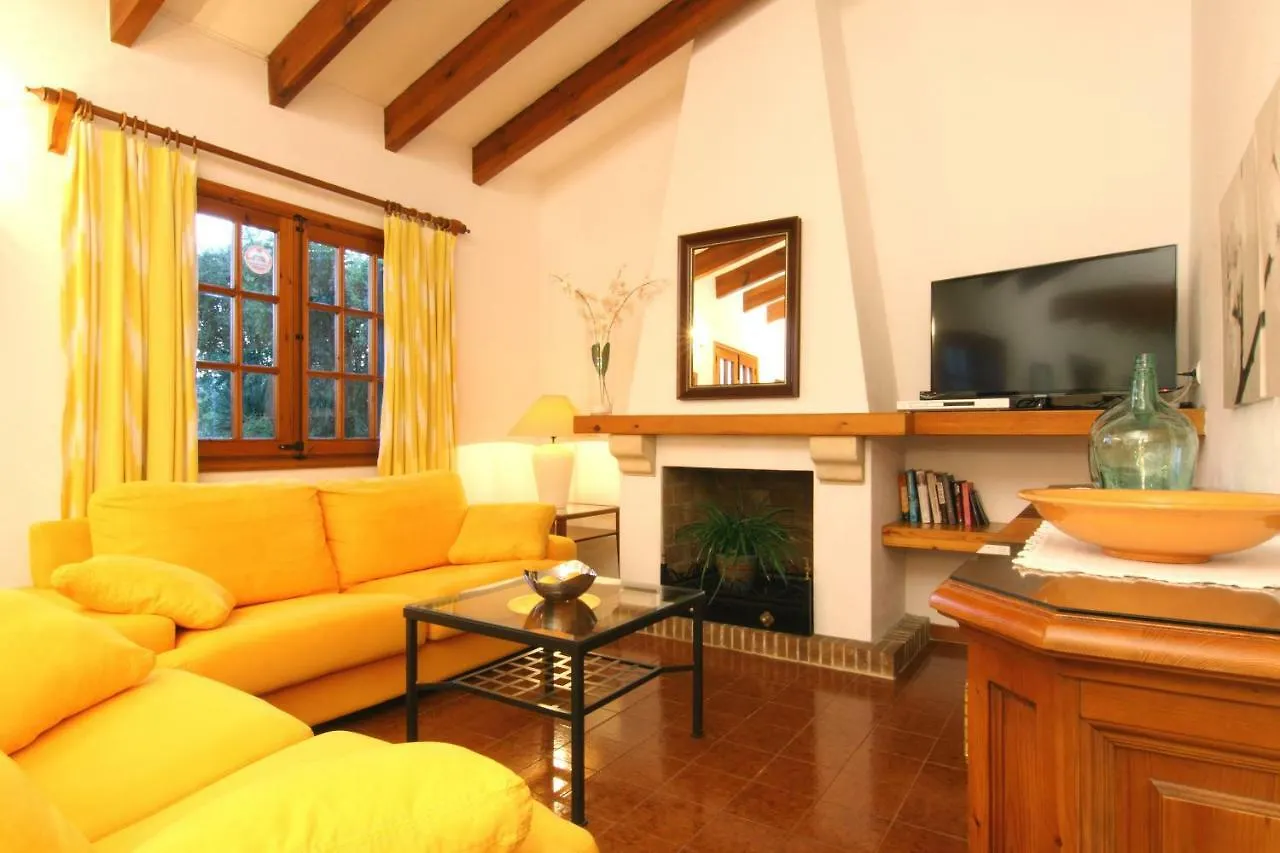 Roig Miquel House Just 10M Driving From Pollensa Villa